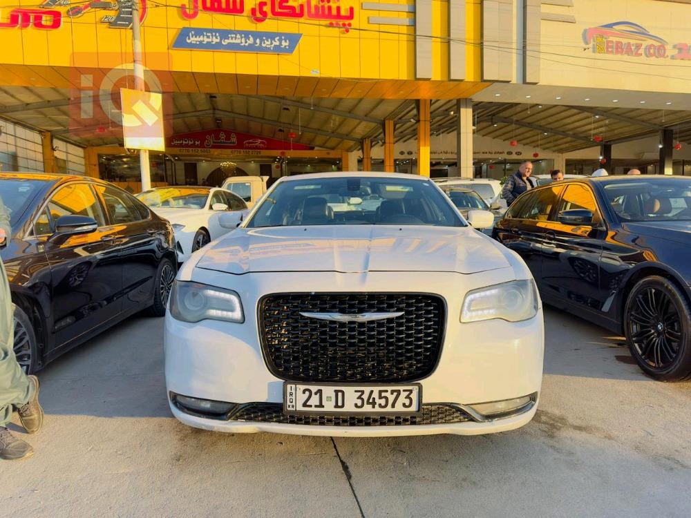 کرایسلەر 300